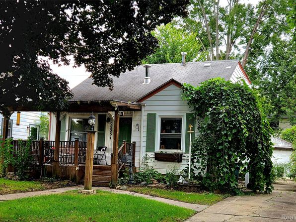 2325 Barrett Ave