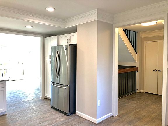 2nd image of 3145 Eakin Park Ct