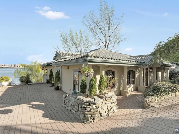 12 Palisade Plz, Edgewater, NJ 07020