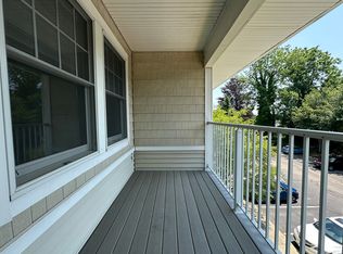 468 Main St #215, Niantic, CT 06357