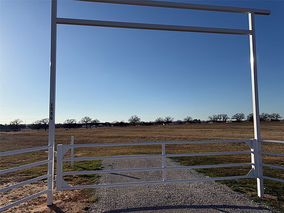 4th image of 1556 Thomas Rd