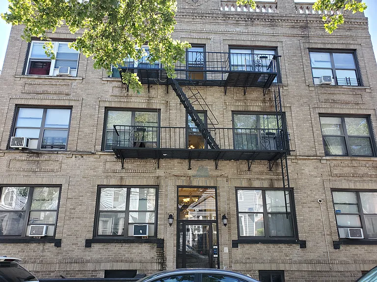 33 Storms Ave #33E — Photo 7