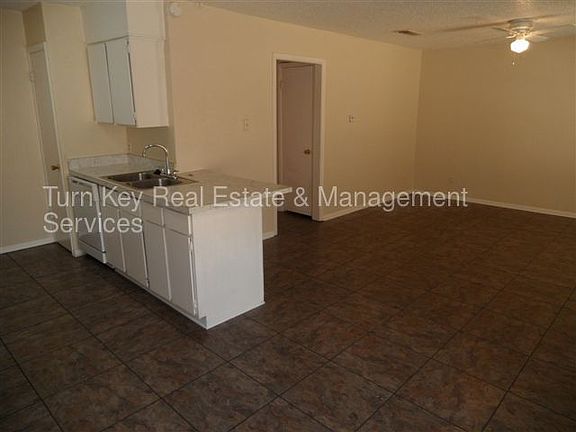 4th image of 3210 Matthews Dr