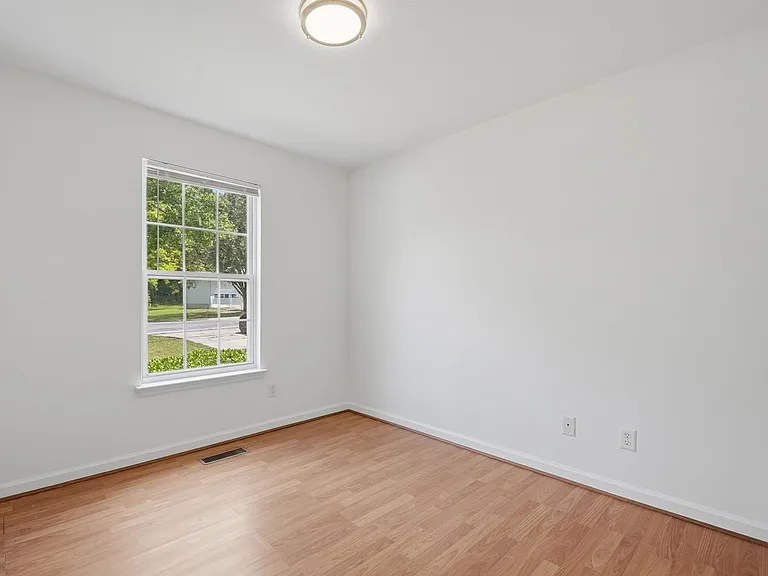 8506 Igou Gap Rd — Photo 11