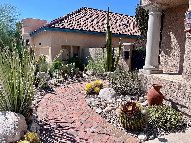 1715 E Deer Shadow Ln — Photo 9