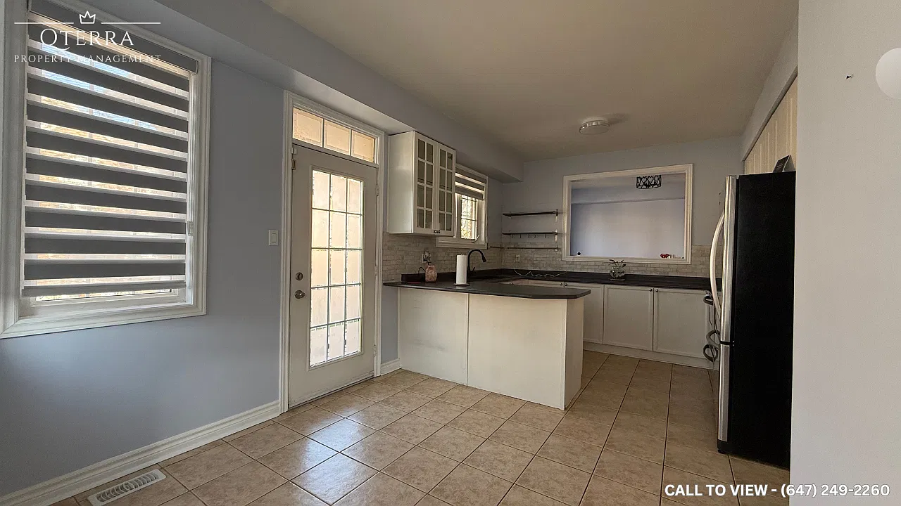 2 Annable Ln, Ajax, Ontario L1S 7S6 — Photo 2