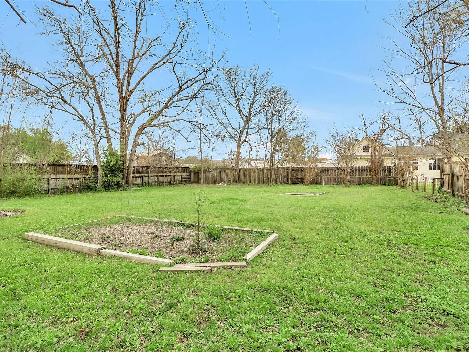 3 bed, 1368 sqft, $1,850 — Photo 3