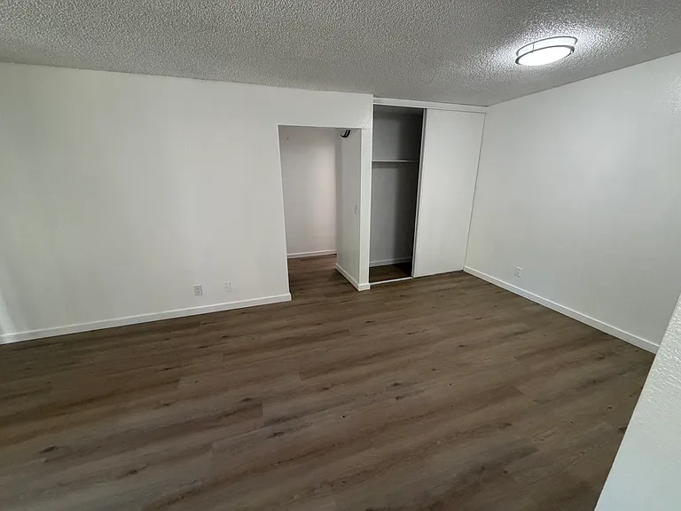 Sierra Vista Apartments — Photo 7
