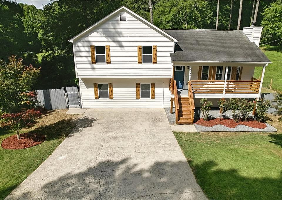 1st image of 4996 Hunters Cove Dr
