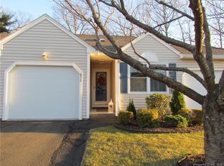 858 Glacier Way #858, Southington, CT 06489