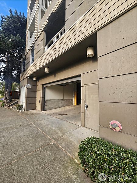 2nd image of 2530 15th Avenue W #303