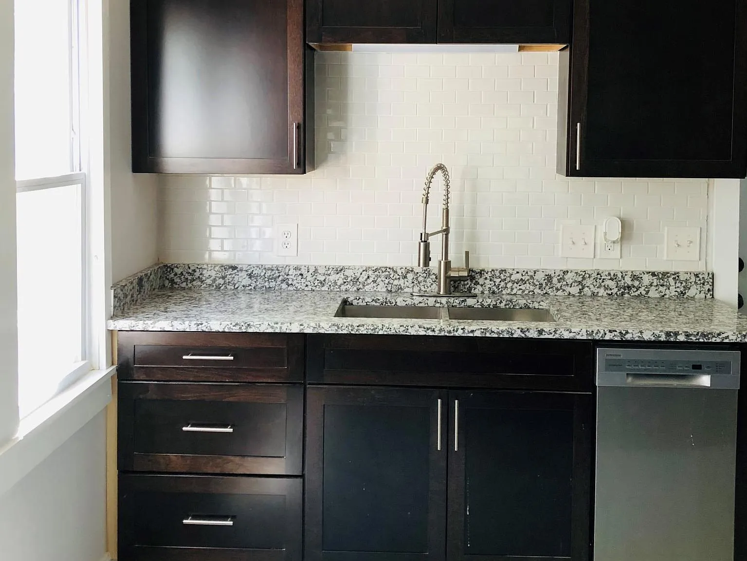 1352 Marlowe Ave — Photo 2