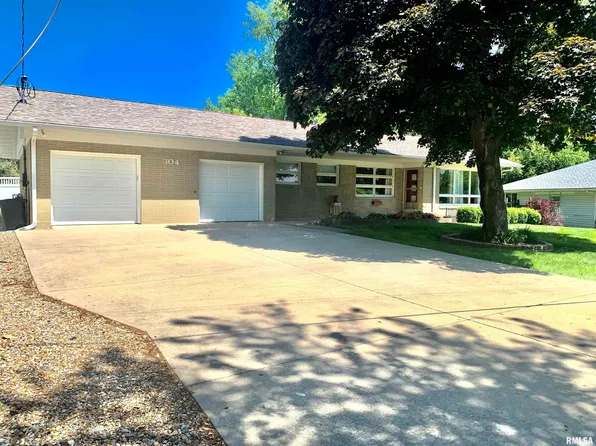 304 Dewey Dr, South Jacksonville, IL 62650