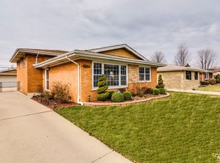 10104 S Komensky Ave, Oak Lawn, IL 60453