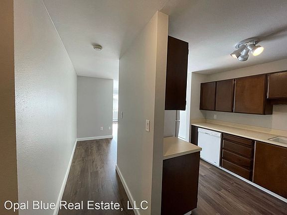 4th image of 4230 Hoyt Ave #8979560
