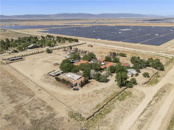 15374 Gaskell Rd, Rosamond, CA 93560