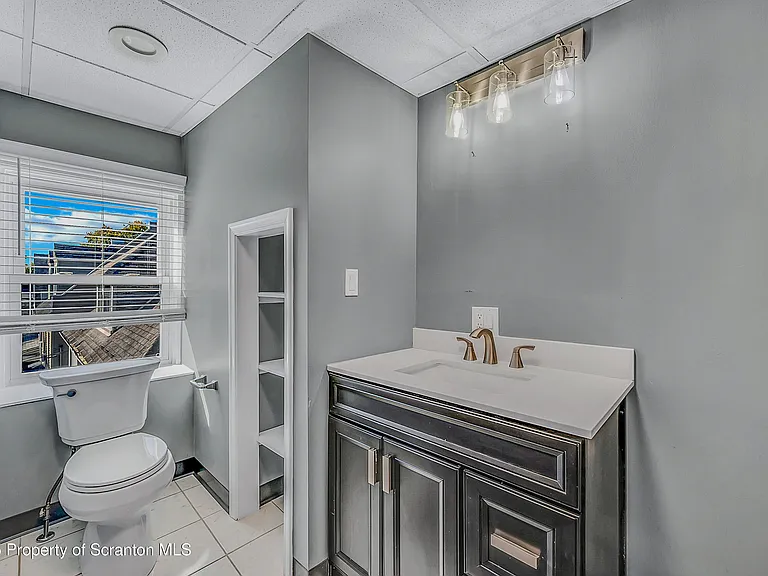 533 S Franklin St — Photo 33