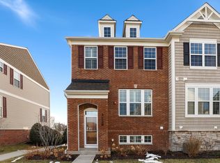 3229 Coral Ln, Glenview, IL
