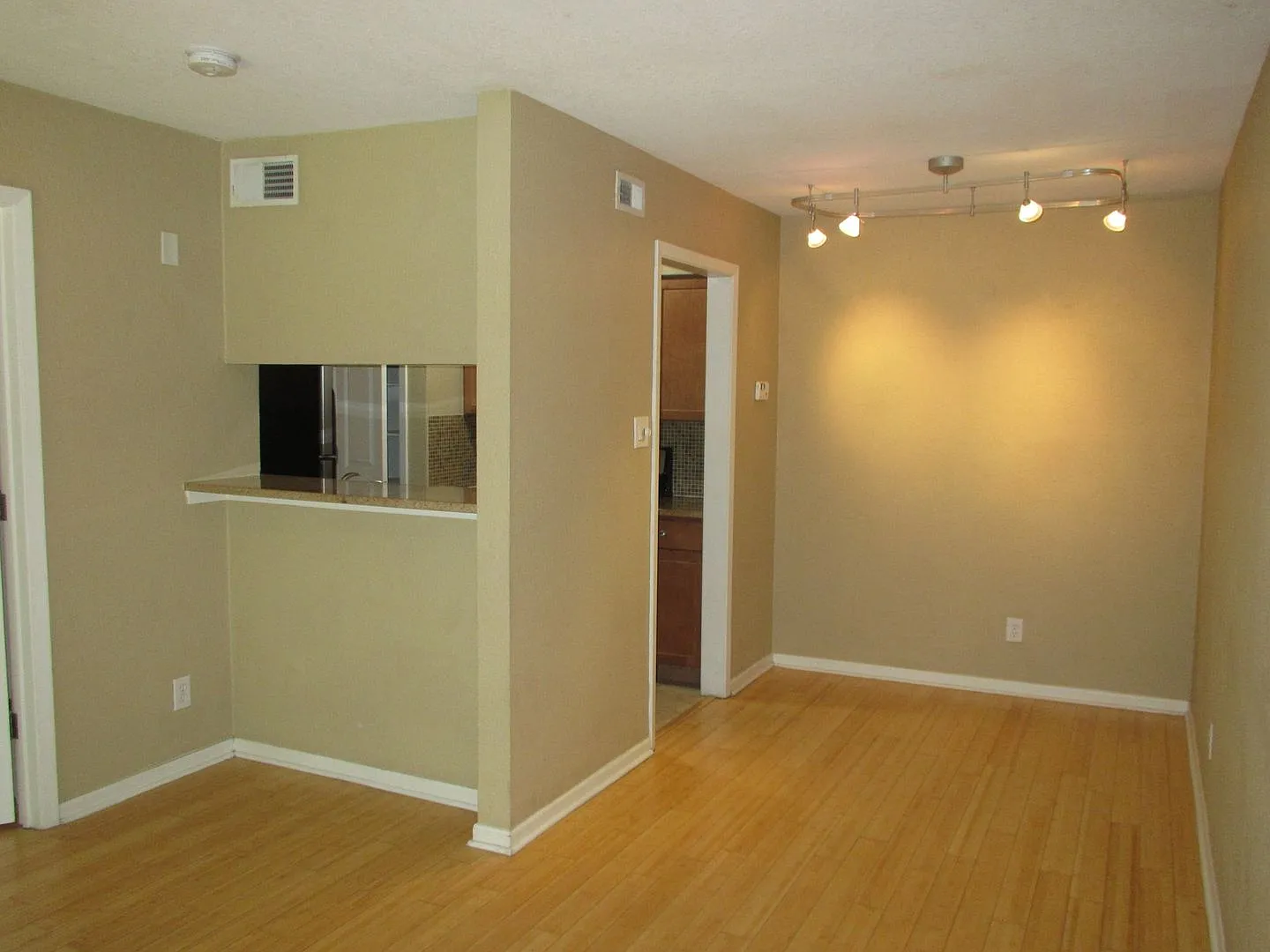 Adorable 1 bedroom apartment — Photo 4