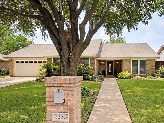 2nd image of 2253 Farrington Ln