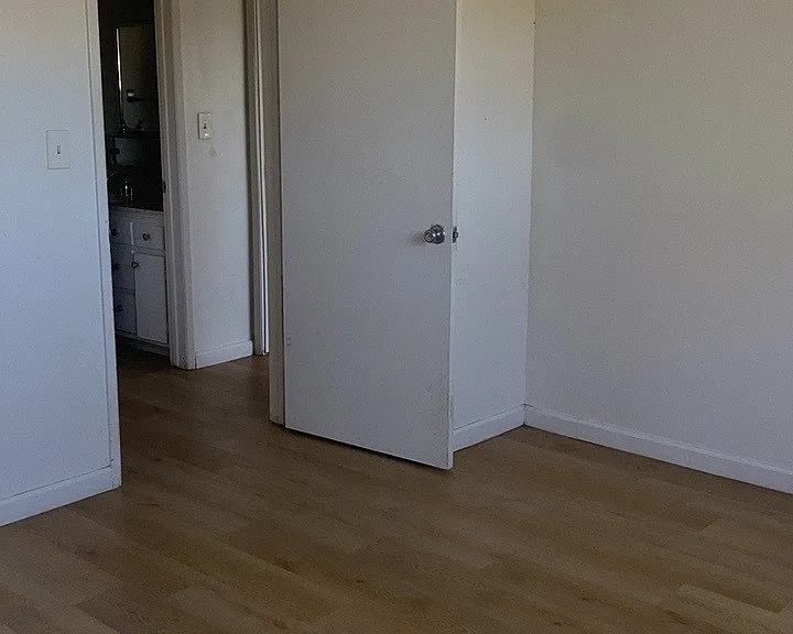 2405 S Corning St — Photo 13