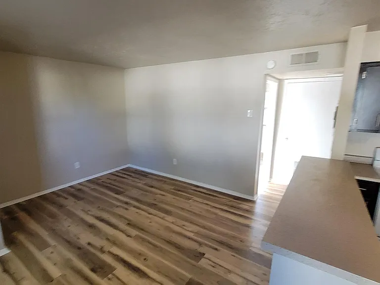 Beautiful 2 Bedroom Casita w/ Yard in Gated NE Heights Compound — Photo 8