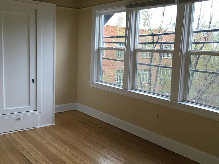 760 E 11th Ave #4 — Photo 3