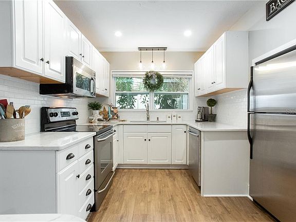 5th image of 1820 Bayou Grande Blvd NE