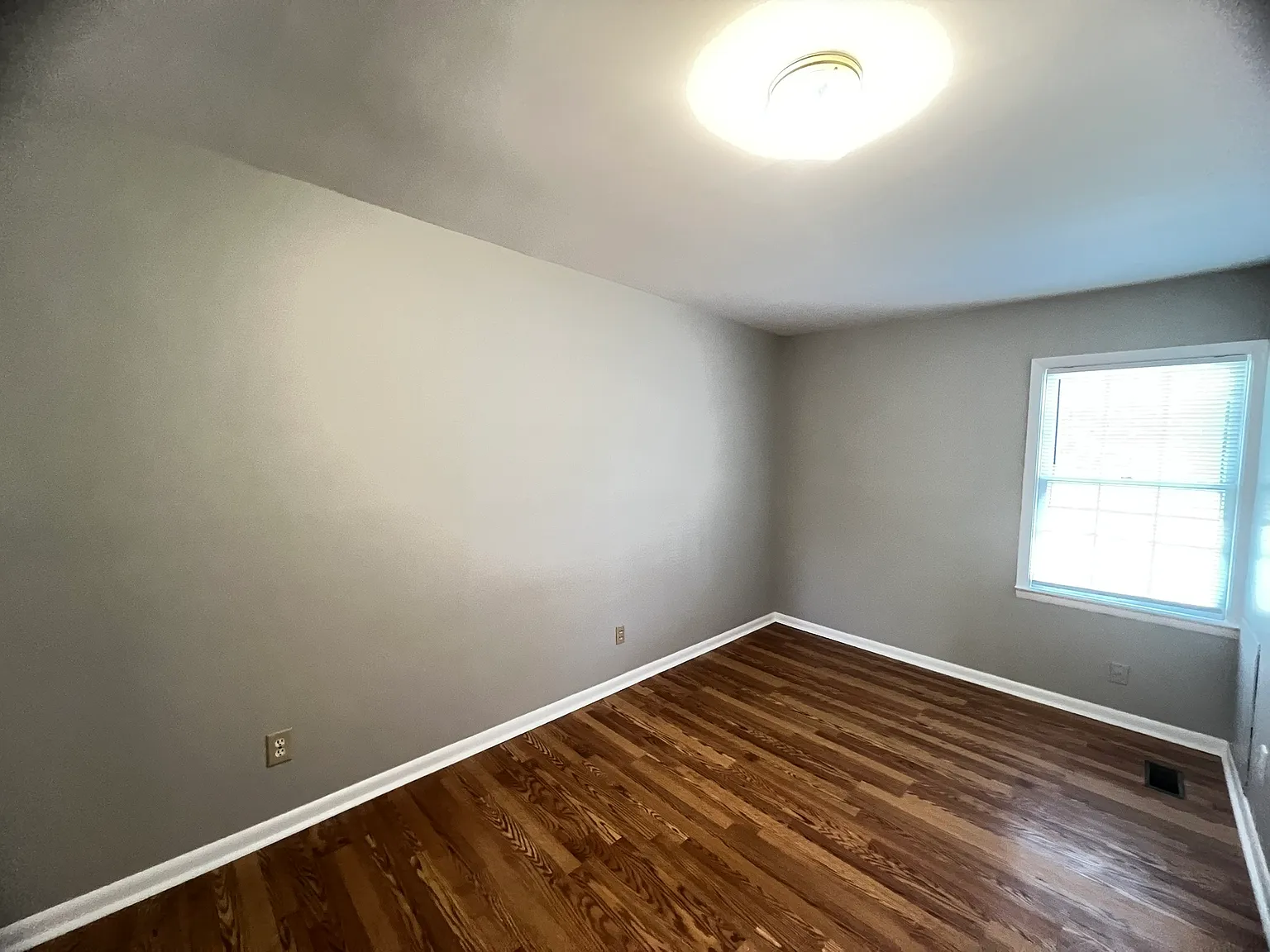 3 bed, 1333 sqft, $1,700 — Photo 2