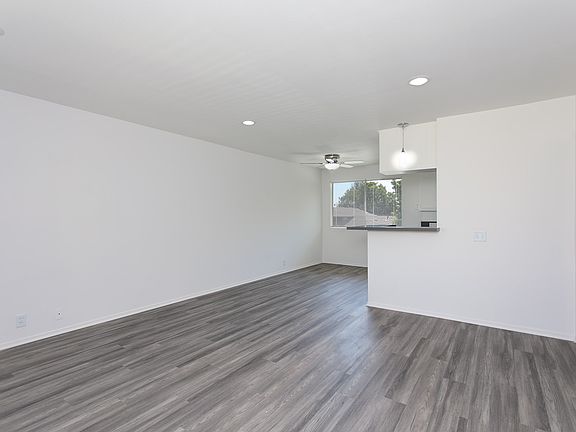 5th image of 660 W Sierra Madre Blvd #U