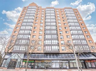 25 Agnes St UNIT 303, Mississauga, ON L5B 3X7