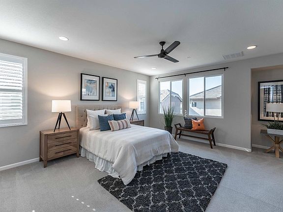 5th image of 1044 Bridlewood Dr