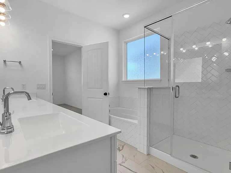 2608 Emerson Trl — Photo 19
