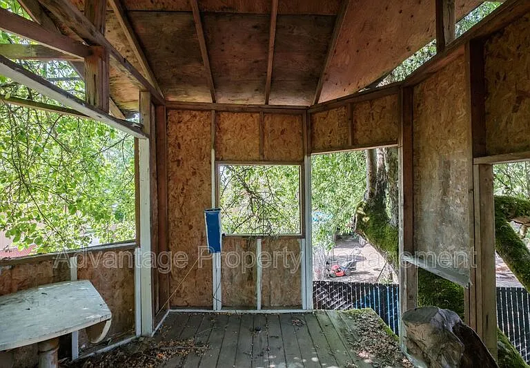 2190 SE Marion St — Photo 59