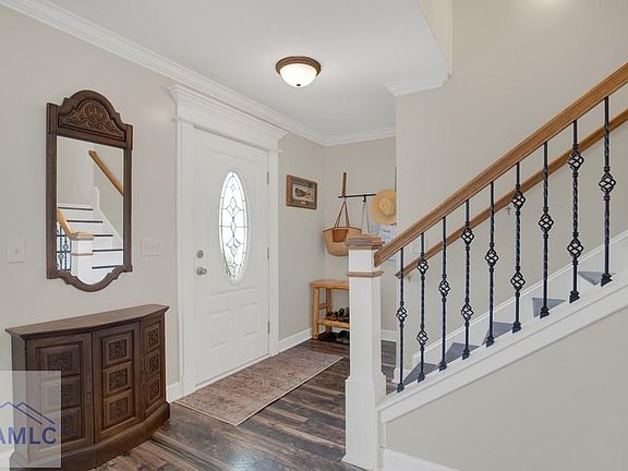 5th image of 384 Manchester Ct