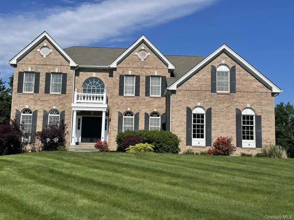 110 Ridgeline Drive, Poughkeepsie, NY 12603