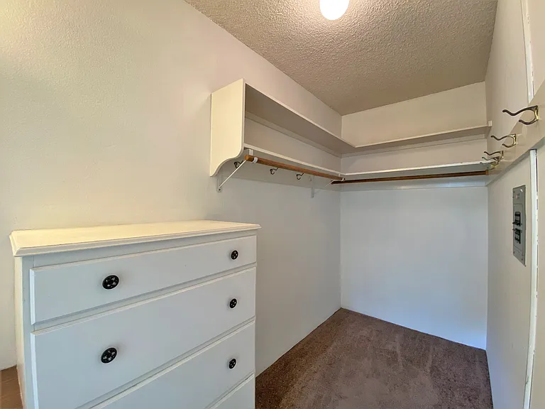 911 Thomas Ave #7 — Photo 7