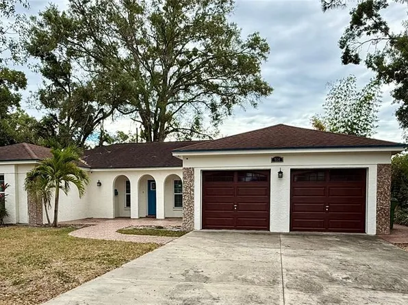 914 W Cimmeron Dr, Tampa, FL 33603