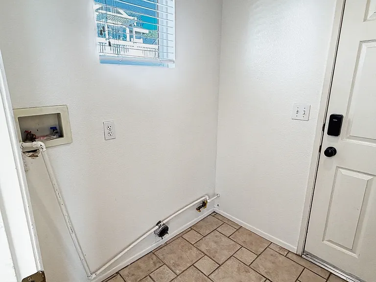 108 Citrus Ranch Rd — Photo 24