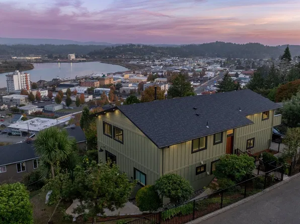 744 Telegraph Dr, Coos Bay, OR 97420