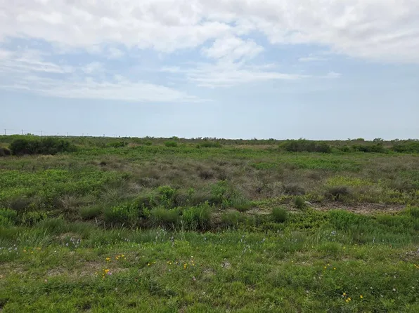 213 & 214 Southview Dr, Rockport, TX 78382