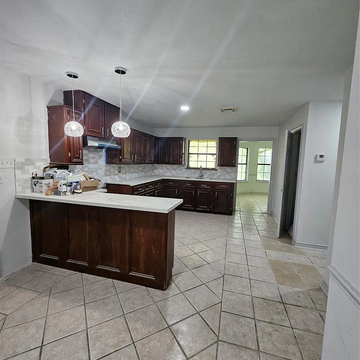 3 bed, 2.0 bath, 2461 sqft, $2,500 — Photo 3