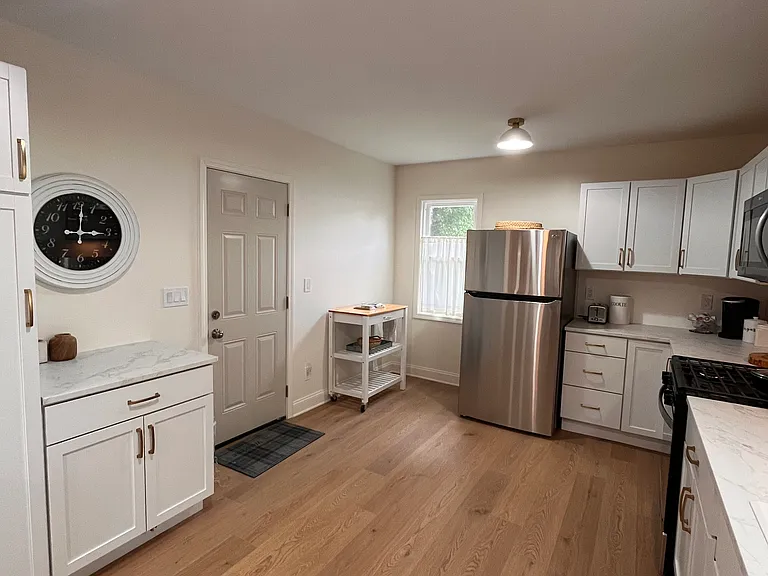 1312 Oak St — Photo 3