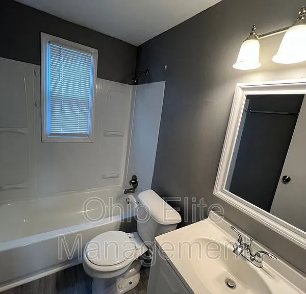 397 1/2 S Ogden Ave — Photo 15