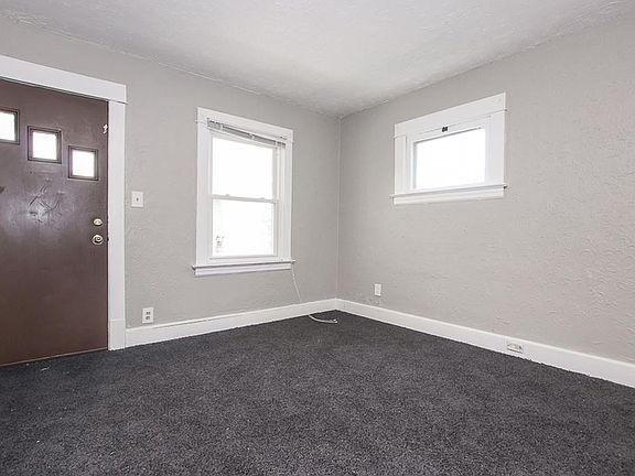 5th image of 3062 E 130th St #2UP