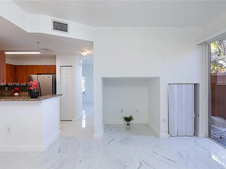 1009 SW 144th Ave #2701 — Photo 6
