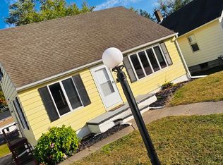 1623 N 4th St, Clinton, IA 52732