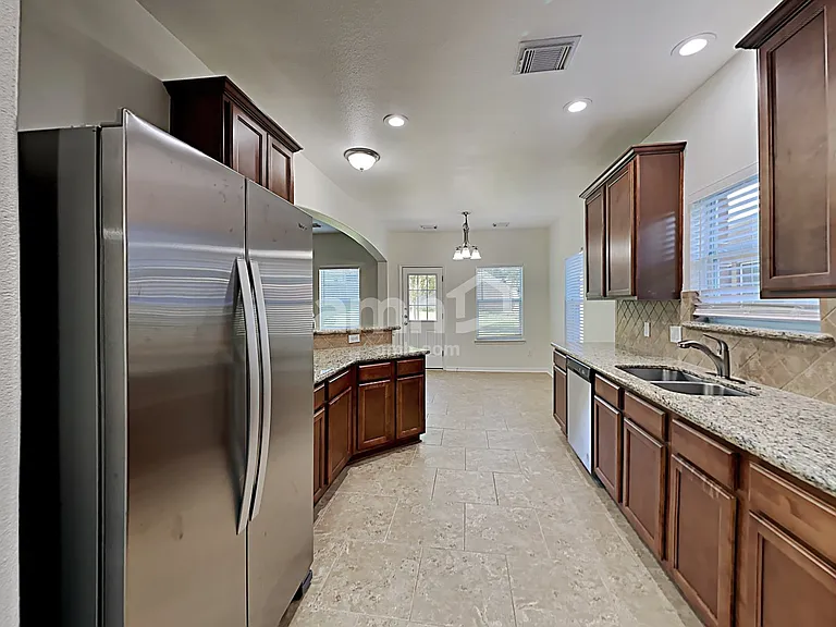1735 Park Oak Dr — Photo 3