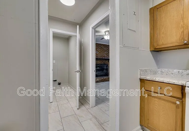1813 Alder Dr — Photo 16