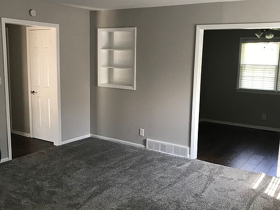 5th image of 10000 W 95th St